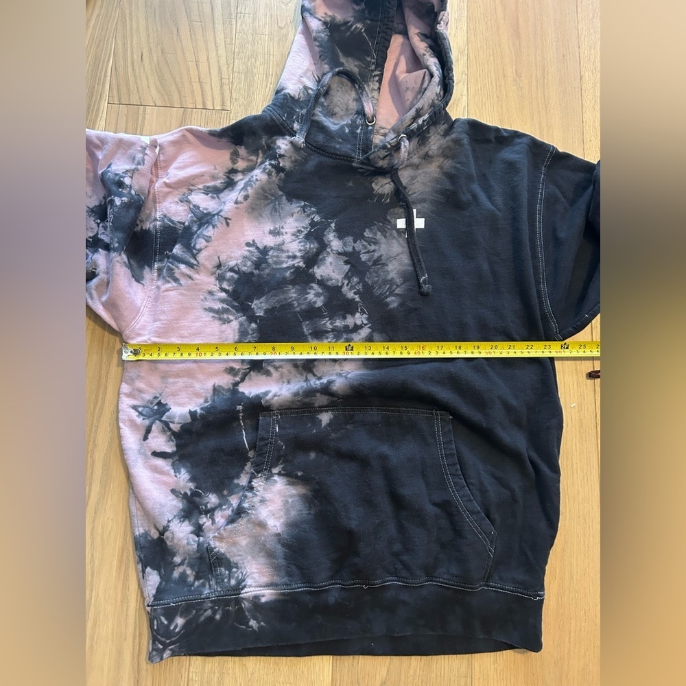 Dan + Shay Summer 2022 Tour Hoodie - Picture 4 of 5